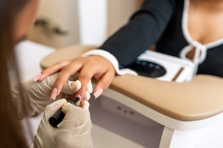 Manicure professionale Fenix Estetica